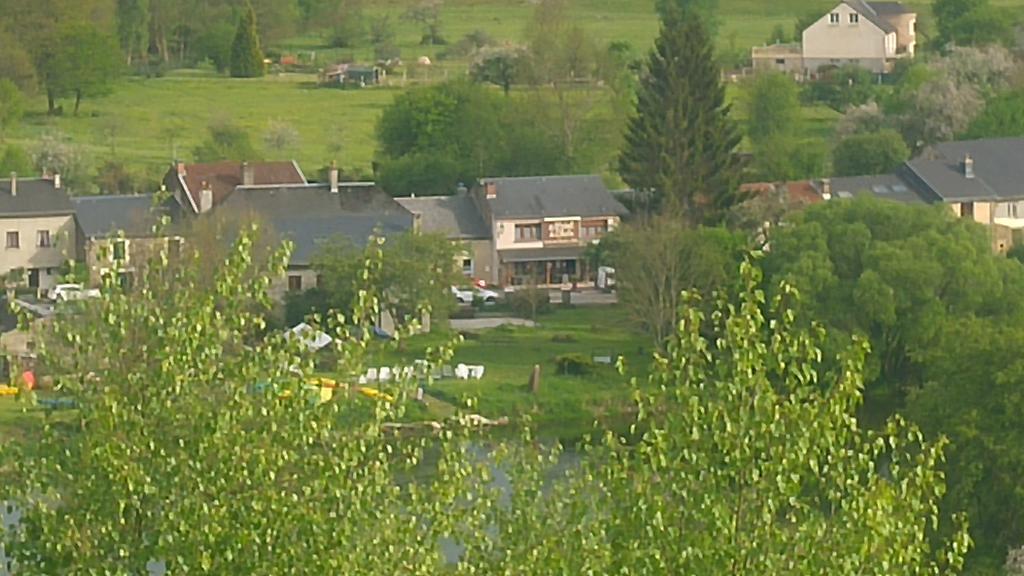 Le Point De Chute Hotel Tournavaux Exterior photo